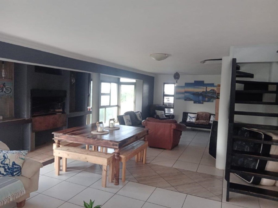 5 Bedroom Property for Sale in Paradise Beach Eastern Cape